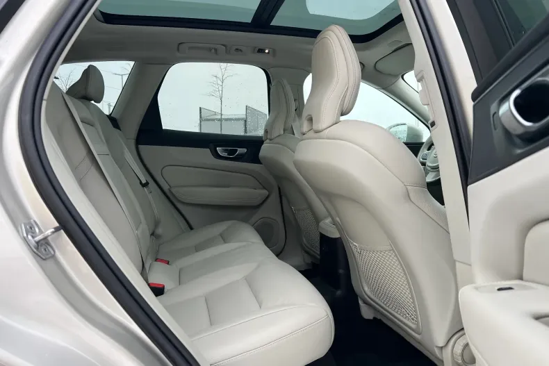 Volvo XC60 din 2021 cu 46.000 km - oferta VOL178050 - foto 7