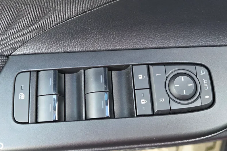 Toyota C-HR din 2025 cu 20.000 km - oferta TOY178058 - foto 20