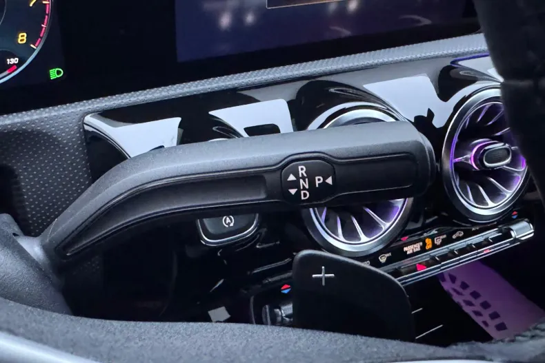 Mercedes-Benz CLA din 2022 cu 54.099 km - oferta MER178063 - foto 32