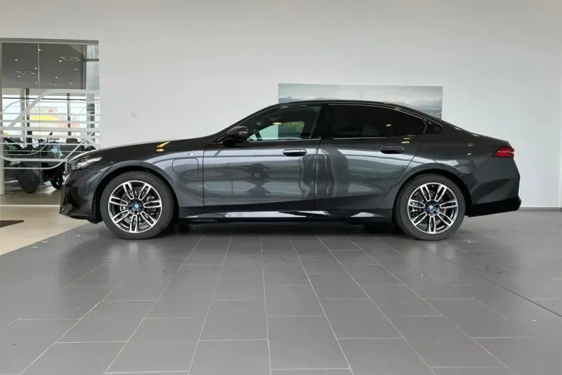 BMW Seria 5 din 2024 cu 18.100 km - oferta BMW178066 - foto 5