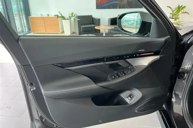 BMW Seria 5 din 2024 cu 18.100 km - oferta BMW178066 - foto 6