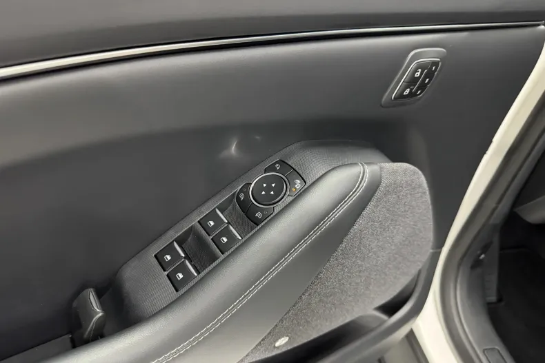 Ford Mustang Mach-E din 2023 cu 33.700 km - oferta FOR178067 - foto 6