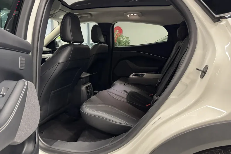 Ford Mustang Mach-E din 2023 cu 33.700 km - oferta FOR178067 - foto 7