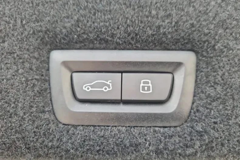 BMW Seria 7 din 2023 cu 47.600 km - oferta BMW178068 - foto 24