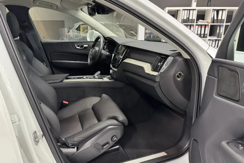 Volvo XC60 din 2021 cu 84.000 km - oferta VOL178071 - foto 11