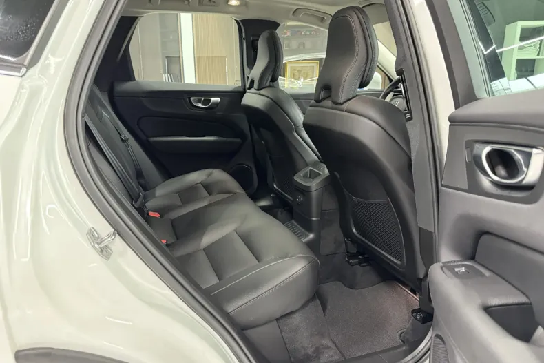 Volvo XC60 din 2021 cu 32.000 km - oferta VOL178072 - foto 10