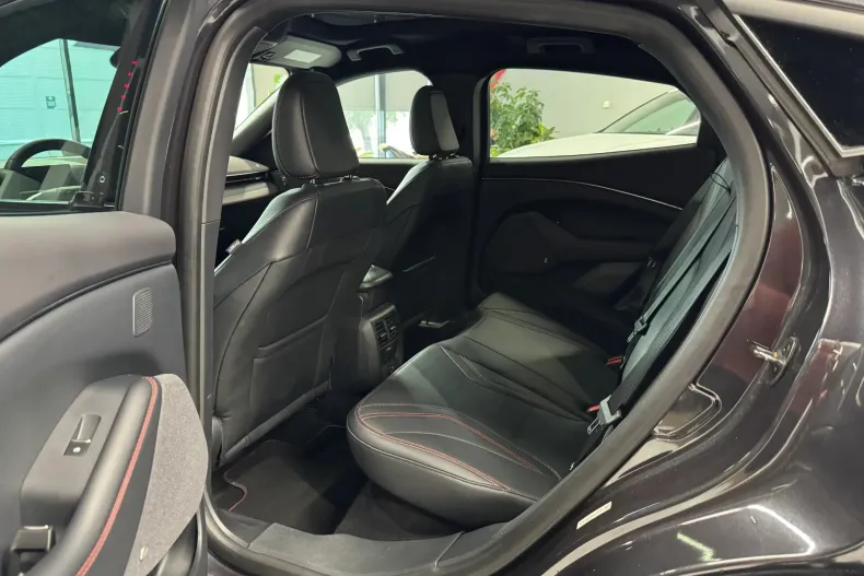 Ford Mustang Mach-E din 2022 cu 54.168 km - oferta FOR178073 - foto 6