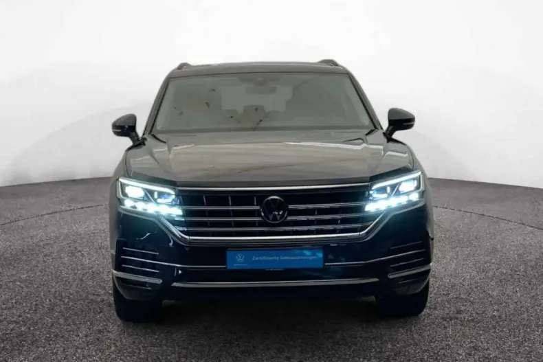 Volkswagen Touareg din 2023 cu 35.990 km - oferta VOL178075 - foto 2