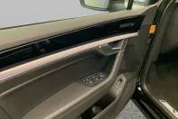 Volkswagen Touareg din 2023 cu 35.990 km - oferta VOL178075 - foto 9