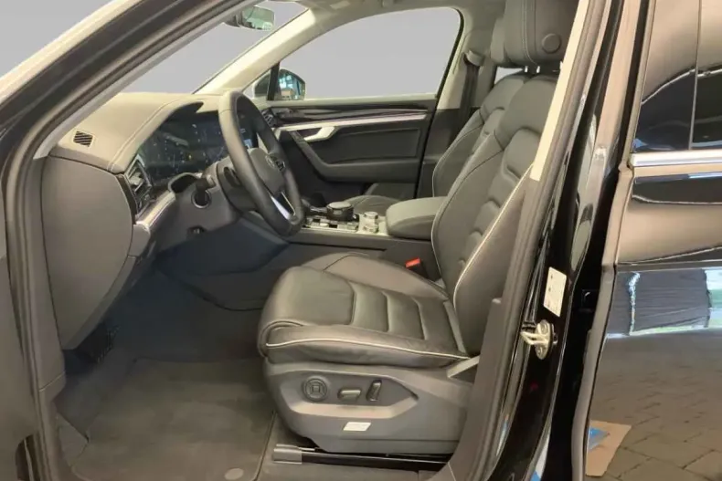 Volkswagen Touareg din 2023 cu 35.990 km - oferta VOL178075 - foto 10