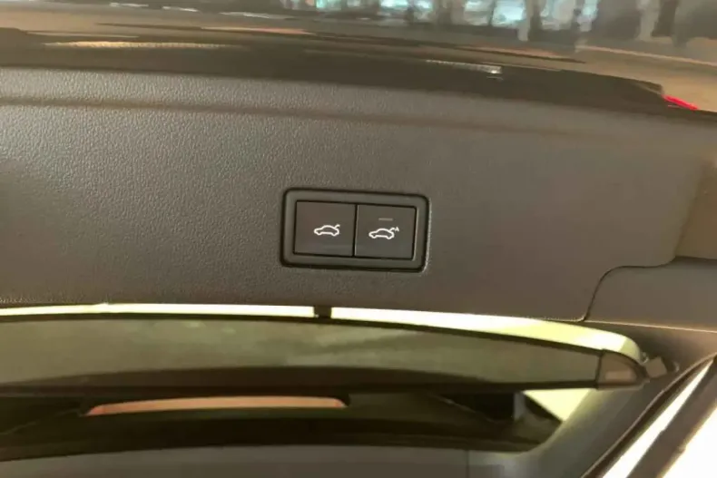 Volkswagen Touareg din 2023 cu 35.990 km - oferta VOL178075 - foto 17