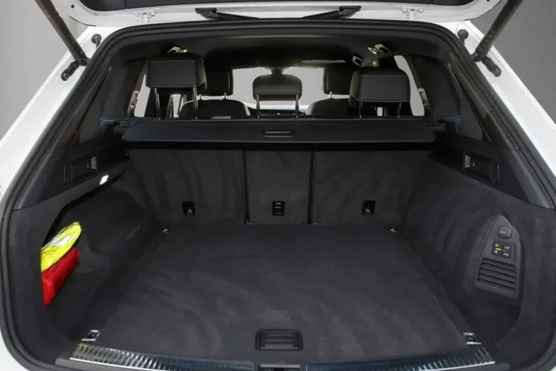 Volkswagen Touareg din 2023 cu 38.600 km - oferta VOL178077 - foto 5