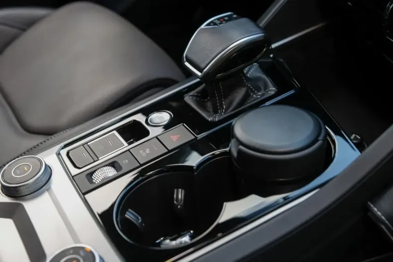 Volkswagen Touareg din 2023 cu 38.600 km - oferta VOL178077 - foto 8