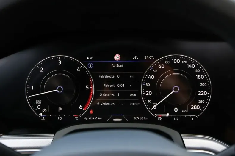 Volkswagen Touareg din 2023 cu 38.600 km - oferta VOL178077 - foto 13