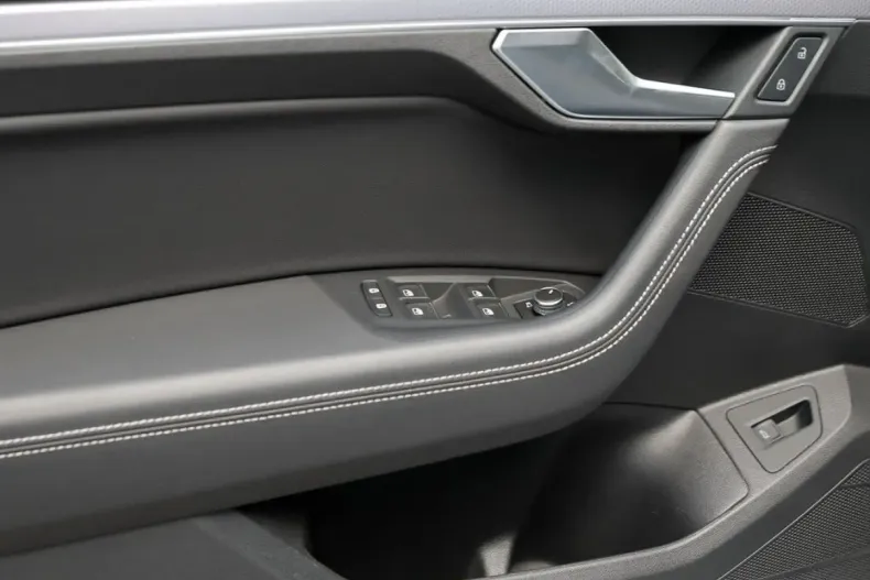 Volkswagen Touareg din 2023 cu 38.600 km - oferta VOL178077 - foto 14