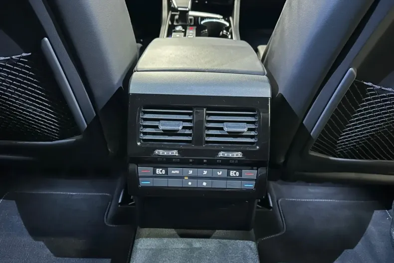 Volkswagen Touareg din 2022 cu 49.000 km - oferta VOL178078 - foto 28