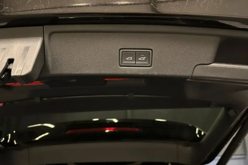 Volkswagen Touareg din 2022 cu 49.000 km - oferta VOL178078 - foto 30