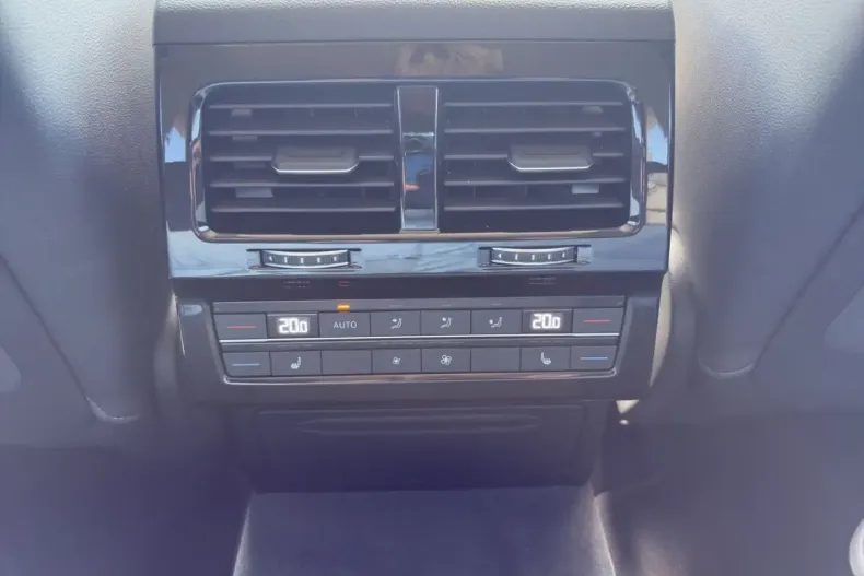 Volkswagen Touareg din 2022 cu 60.400 km - oferta VOL178080 - foto 17