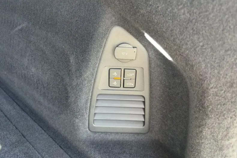 Volkswagen Touareg din 2022 cu 60.400 km - oferta VOL178080 - foto 21