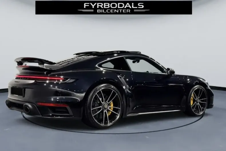 Porsche 911 din 2024 cu 6.520 km - oferta POR178093 - foto 3