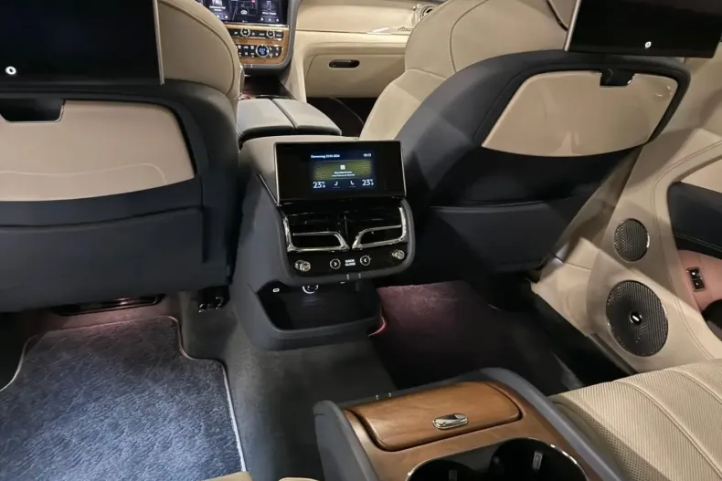 Bentley Bentayga din 2025 cu 10.000 km - oferta BEN178094 - foto 20