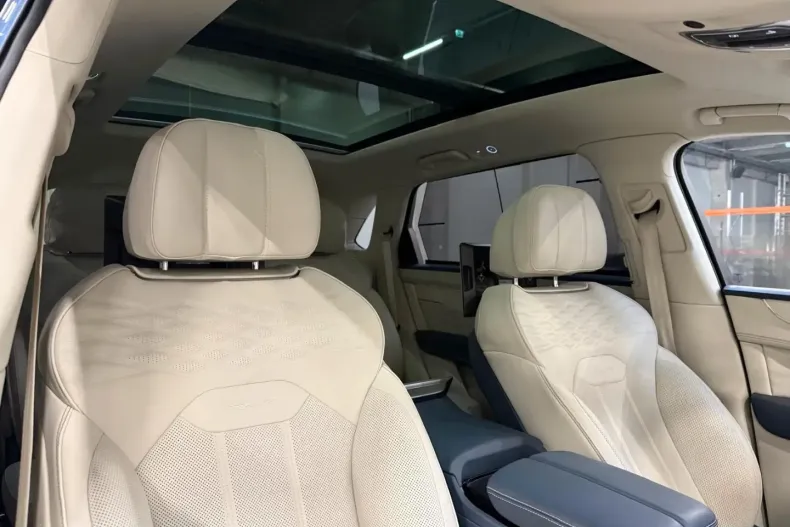 Bentley Bentayga din 2025 cu 10.000 km - oferta BEN178094 - foto 28