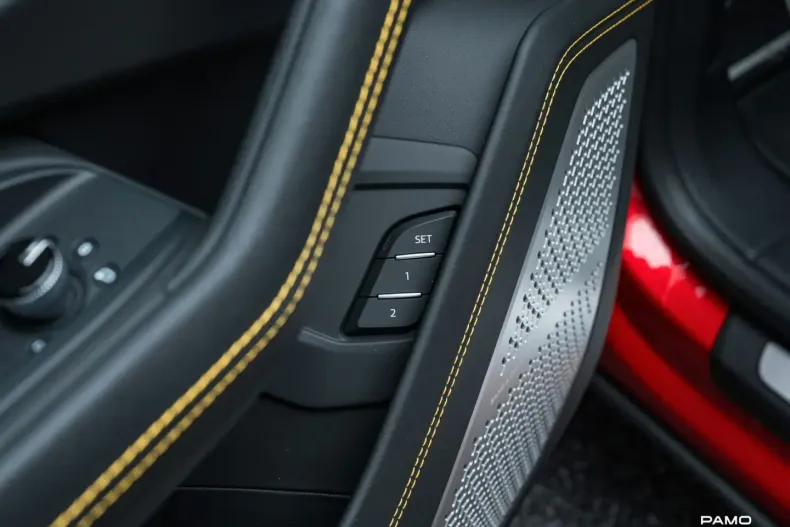 Lamborghini Urus din 2022 cu 7.900 km - oferta LAM178095 - foto 19