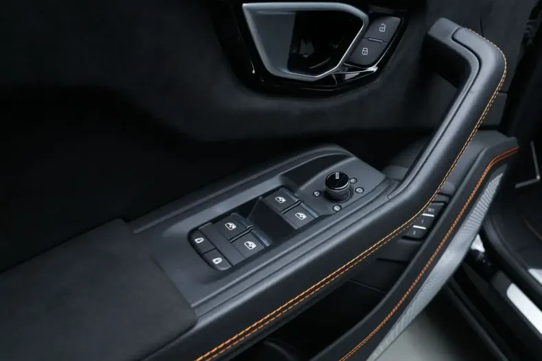 Lamborghini Urus din 2023 cu 6.200 km - oferta LAM178096 - foto 27