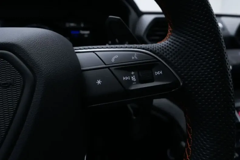 Lamborghini Urus din 2023 cu 6.200 km - oferta LAM178096 - foto 39