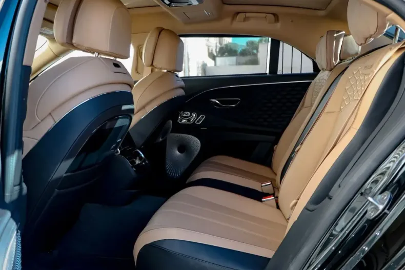 Bentley Flying Spur din 2025 cu 10.000 km - oferta BEN178104 - foto 19