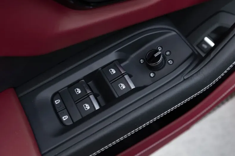 Lamborghini Urus din 2023 cu 20.900 km - oferta LAM178107 - foto 37