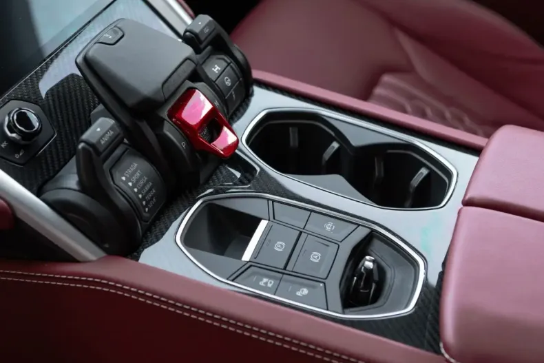 Lamborghini Urus din 2023 cu 20.900 km - oferta LAM178107 - foto 40