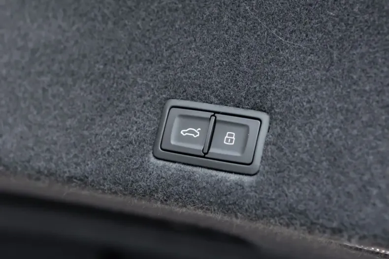 Lamborghini Urus din 2023 cu 20.900 km - oferta LAM178107 - foto 44