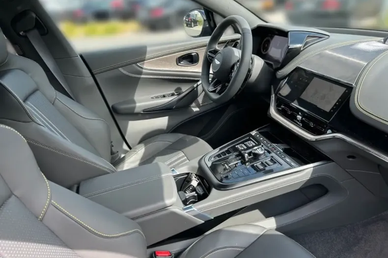 Aston Martin DBX din 2024 cu 9.400 km - oferta AST178109 - foto 15