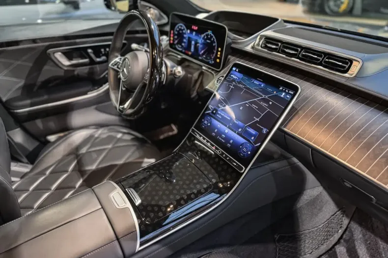 Mercedes-Benz S 580 (Clasa S) din 2025 cu 17.000 km - oferta MER178110 - foto 15