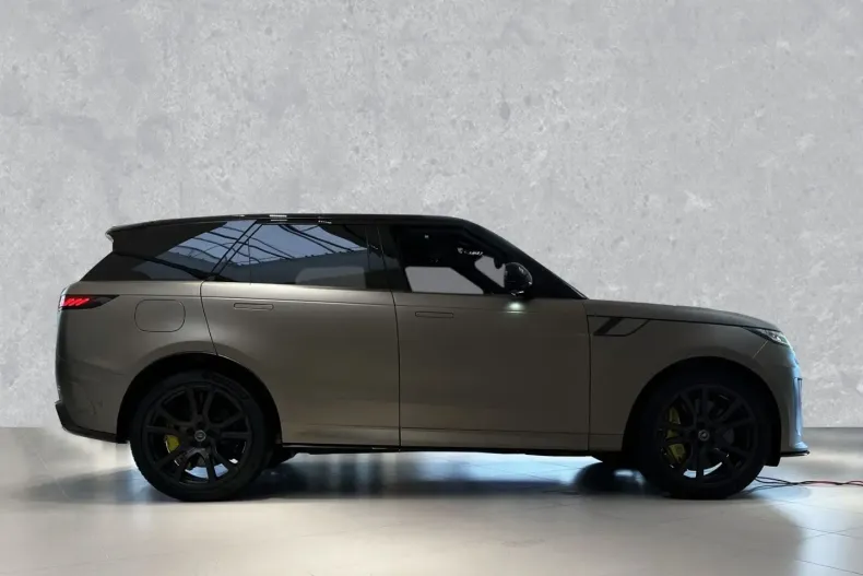 Land Rover Range Rover Sport din 2025 cu 9.990 km - oferta LAN178115 - foto 4