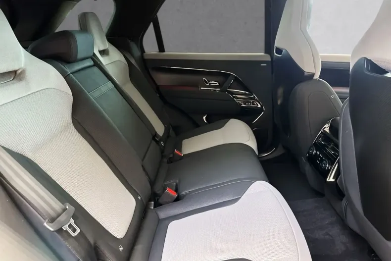 Land Rover Range Rover Sport din 2025 cu 9.990 km - oferta LAN178115 - foto 9