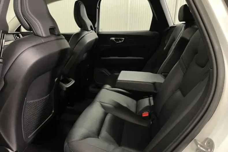 Volvo XC60 din 2022 cu 118.814 km - oferta VOL178124 - foto 11