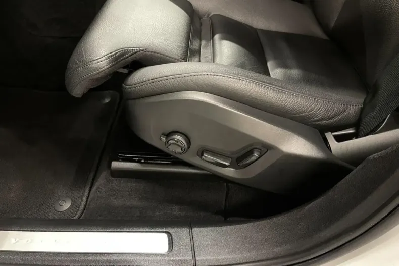 Volvo XC60 din 2022 cu 118.814 km - oferta VOL178124 - foto 20