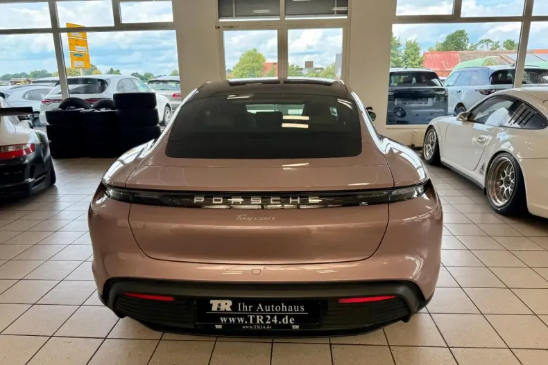 Porsche Taycan din 2023 cu 9.875 km - oferta POR178128 - foto 4