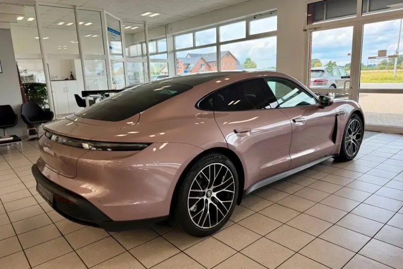 Porsche Taycan din 2023 cu 9.875 km - oferta POR178128 - foto 5