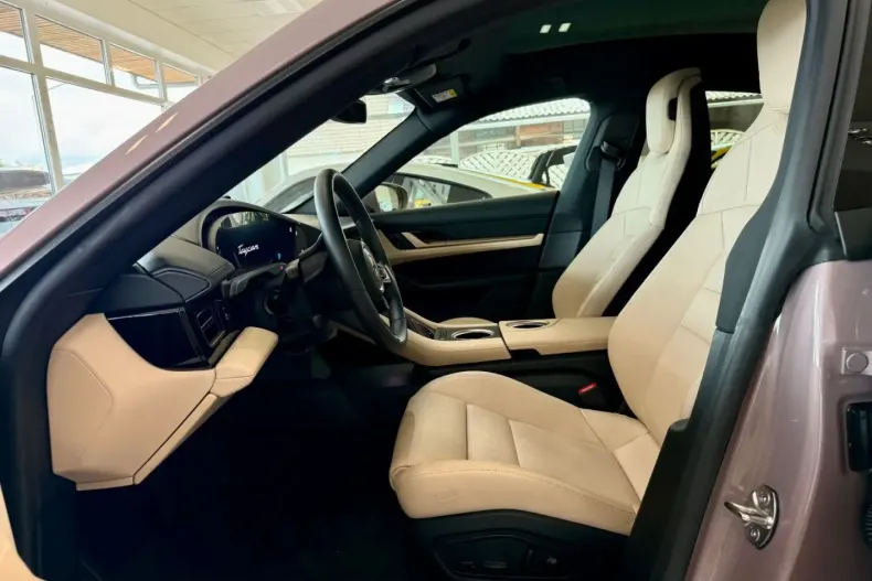 Porsche Taycan din 2023 cu 9.875 km - oferta POR178128 - foto 8