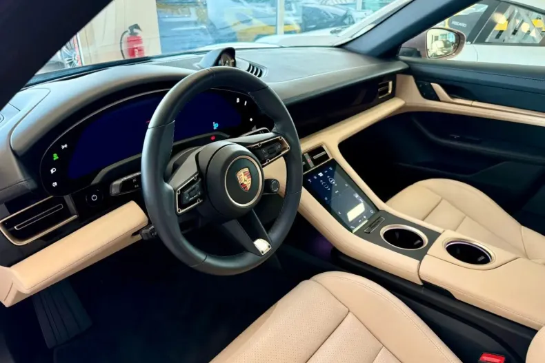 Porsche Taycan din 2023 cu 9.875 km - oferta POR178128 - foto 13