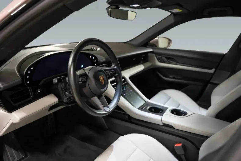 Porsche Taycan din 2022 cu 41.999 km - oferta POR178130 - foto 4