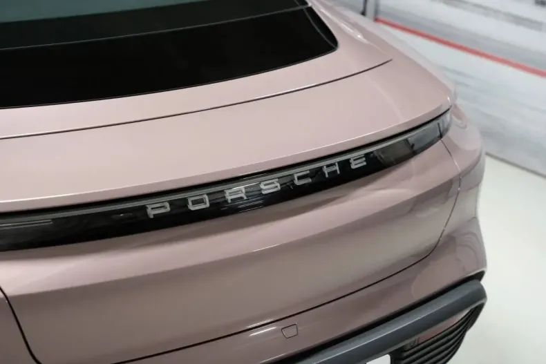 Porsche Taycan din 2022 cu 41.999 km - oferta POR178130 - foto 12