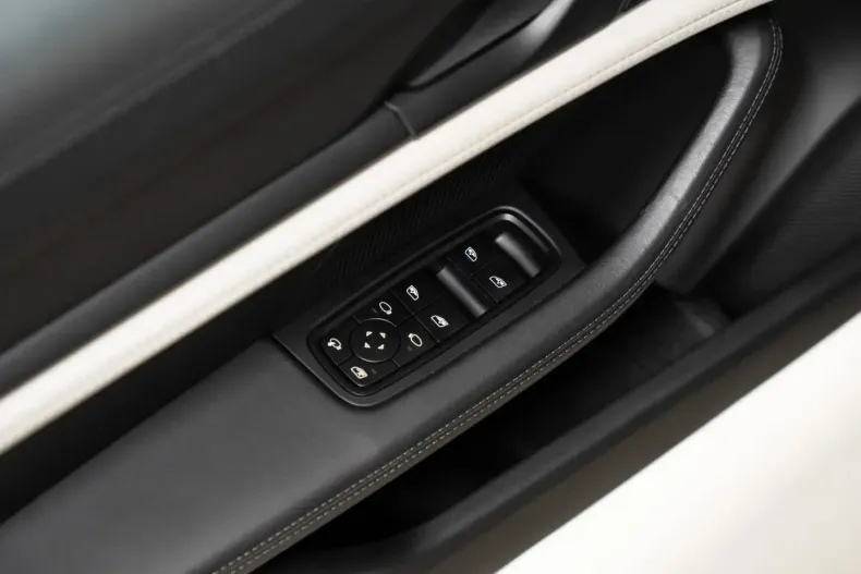 Porsche Taycan din 2022 cu 41.999 km - oferta POR178130 - foto 19