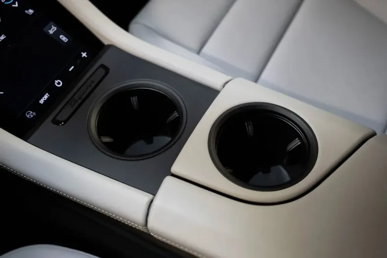 Porsche Taycan din 2022 cu 41.999 km - oferta POR178130 - foto 22