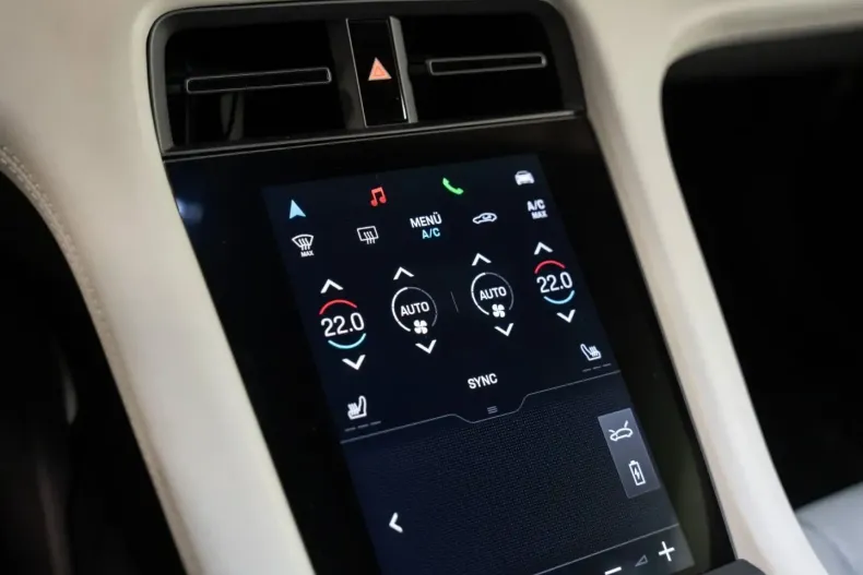 Porsche Taycan din 2022 cu 41.999 km - oferta POR178130 - foto 29