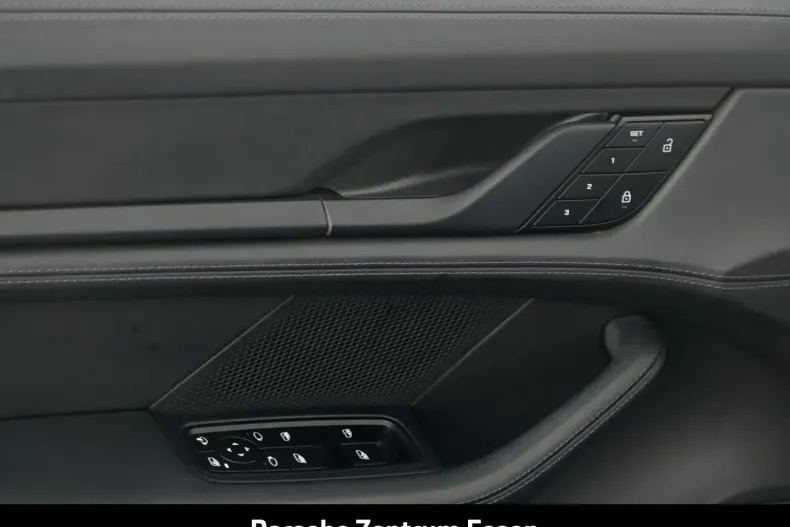 Porsche Taycan din 2022 cu 35.350 km - oferta POR178131 - foto 14