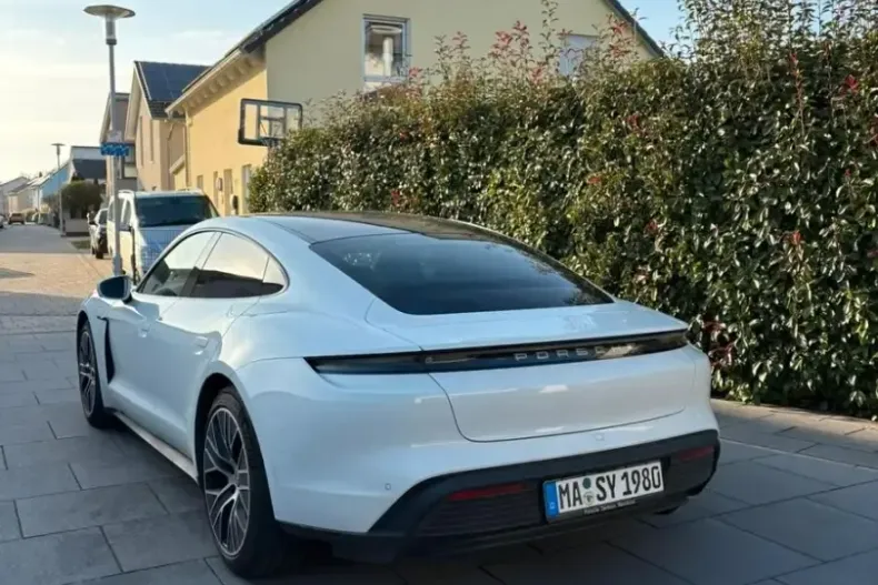 Porsche Taycan din 2021 cu 34.000 km - oferta POR178133 - foto 3